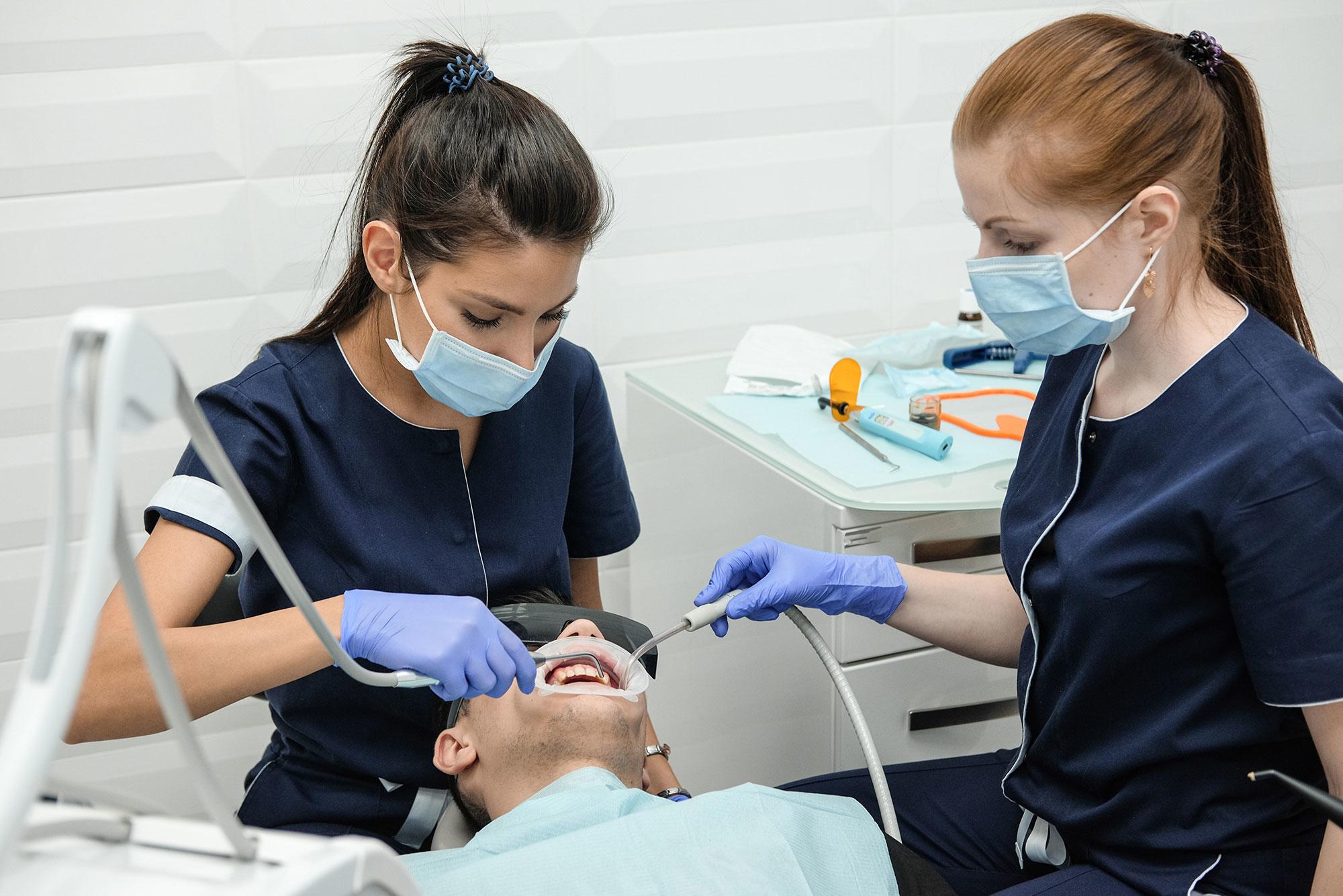 How To Become A Dental Assistant An Enjoyable Job That Will Stretch 